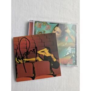 Taylor Swift The Life Of A Showgirl Signed CD Signature 4